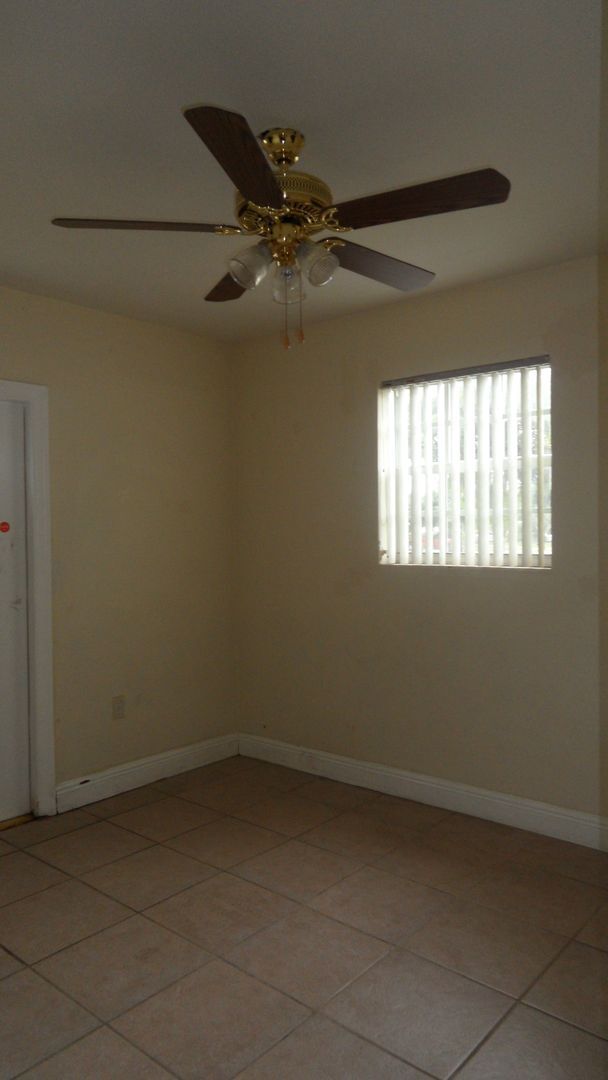 Building Photo - 3-Bed, 2-Bath Single-Family Home in Hollywood!