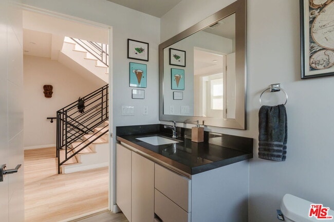 Building Photo - 6072 Pickford St