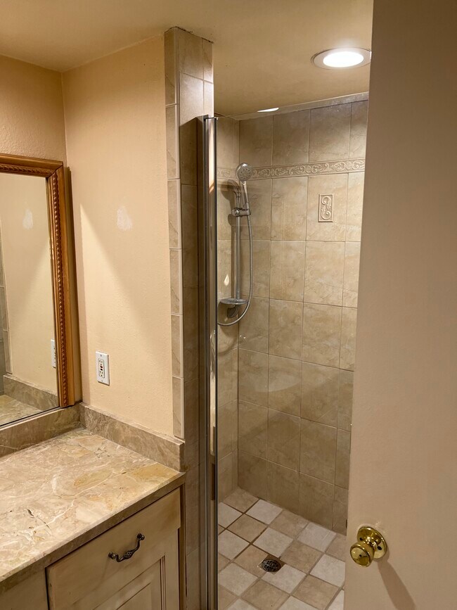 Building Photo - 110 N Everett St