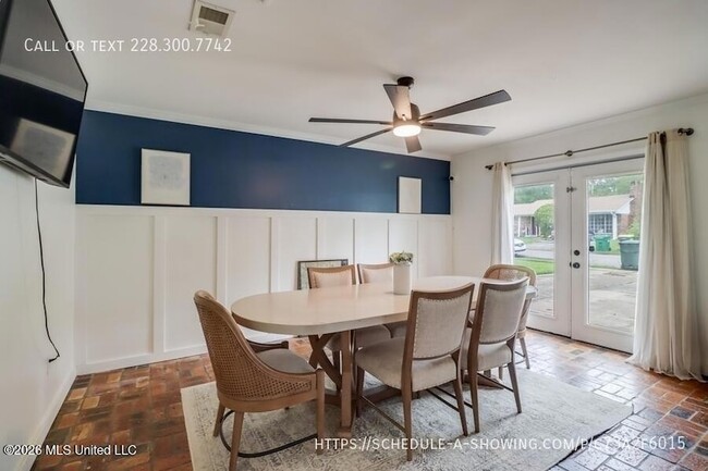 Building Photo - 7201 Bienville Dr