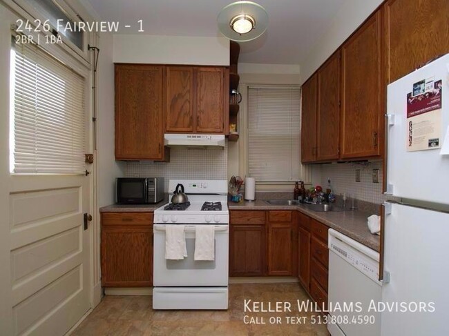 Building Photo - Large 1-2BR apartment in great house on Fa...