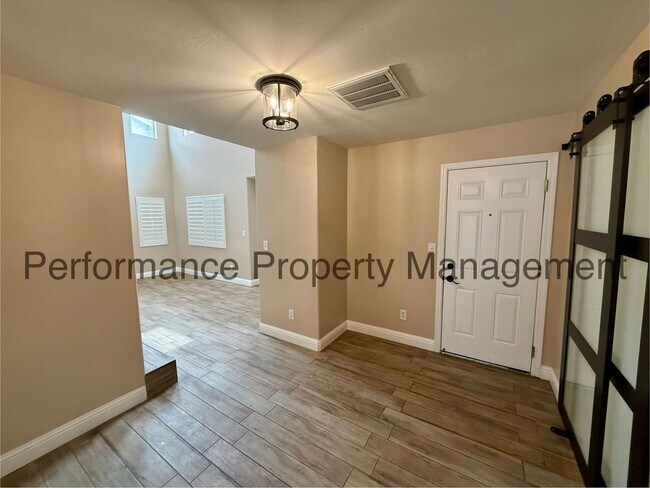 Building Photo - Spacious 5 Bed/3 Bath + Office in SW Bakersfield w/ RBP & $0 Deposit Option