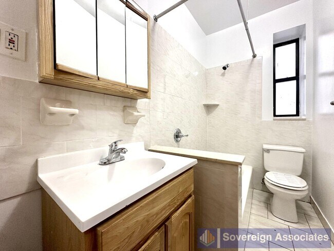 Building Photo - 610 W 150th St