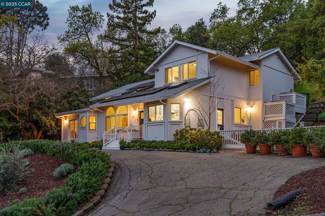 Building Photo - 3555 Old Mountain View Dr