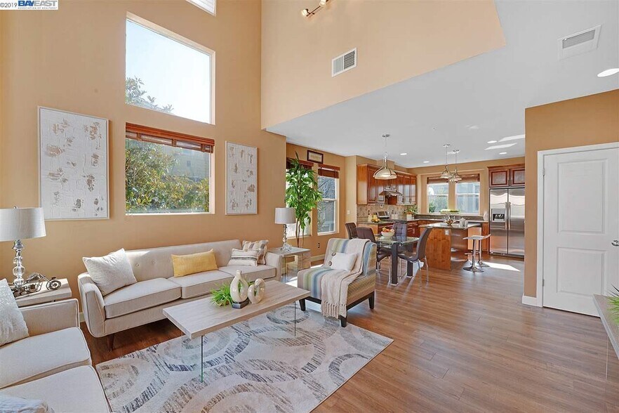 Building Photo - 4329 Somerton Ter