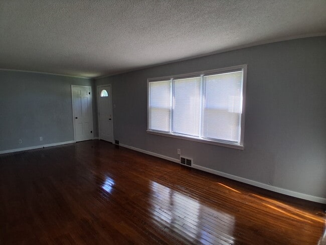 Building Photo - 211 Swisher Ave