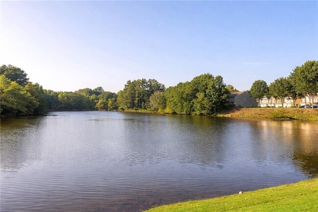 Building Photo - 1947 Lakeshore Overlook Cir NW