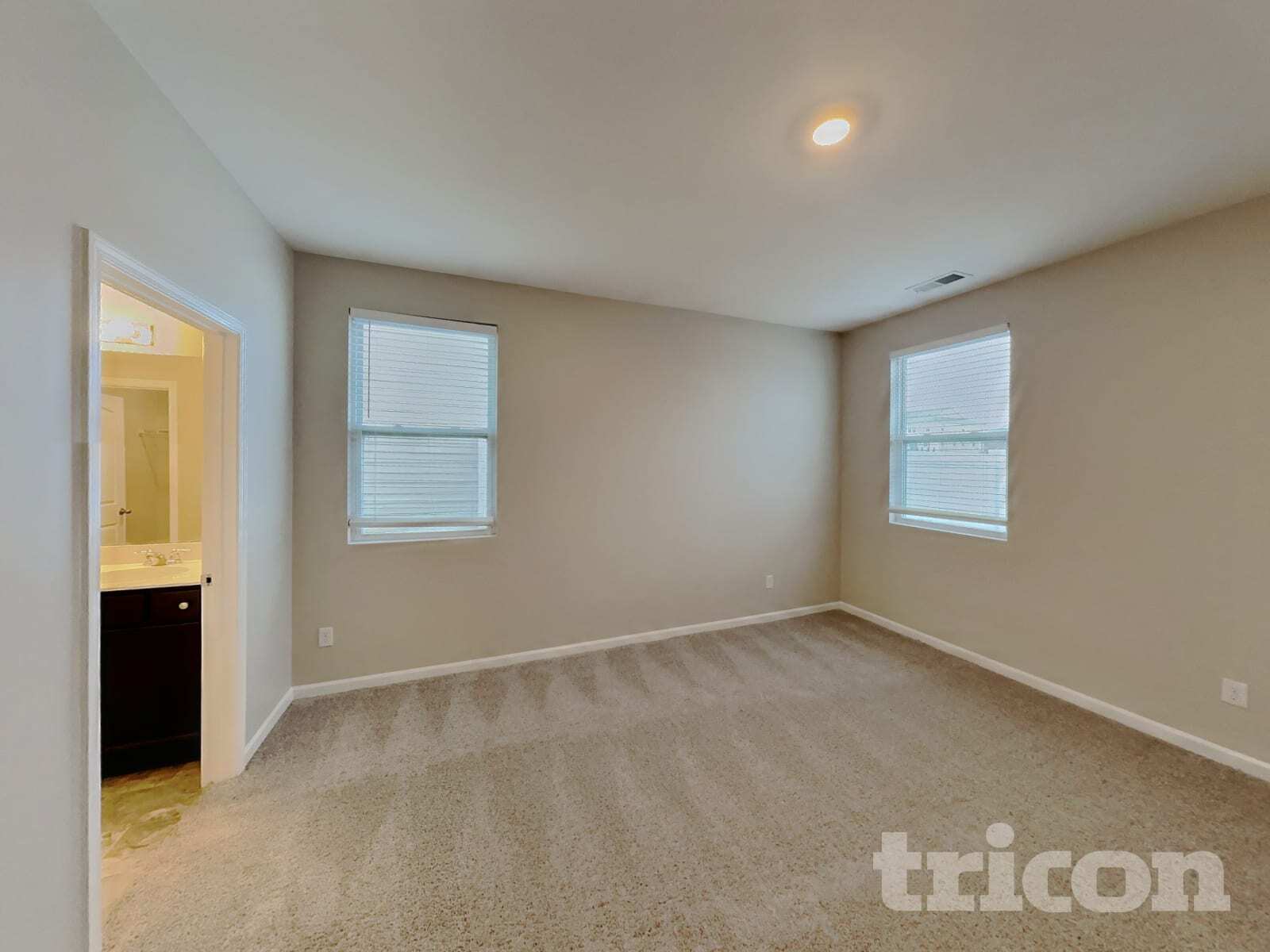 Building Photo - 1122 Woodbridge Blvd