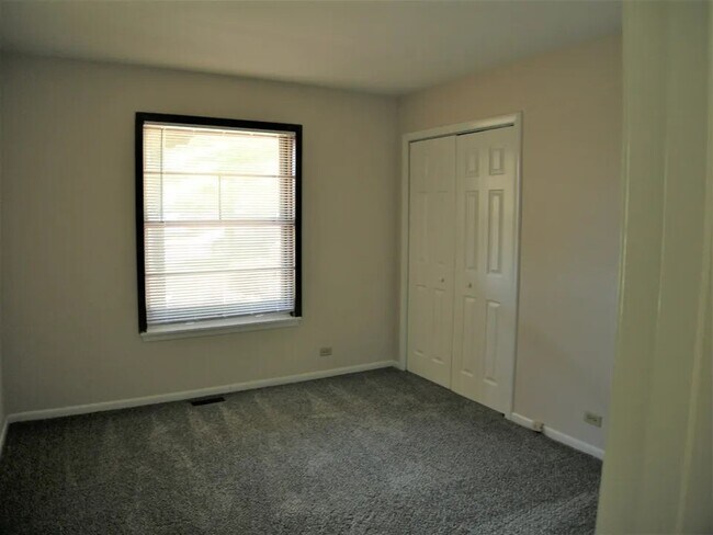 Building Photo - 1514 Shepard Cir