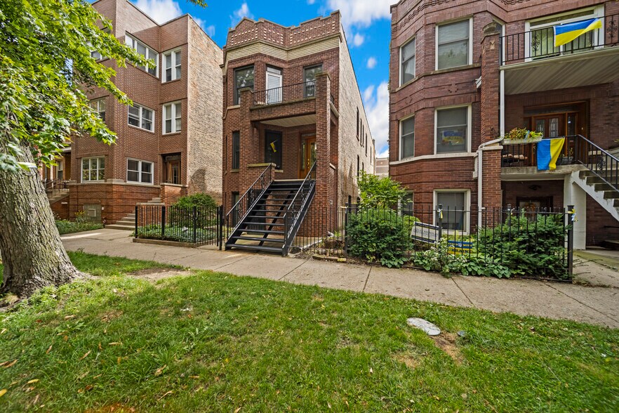 Primary Photo - 2325 W Rice St