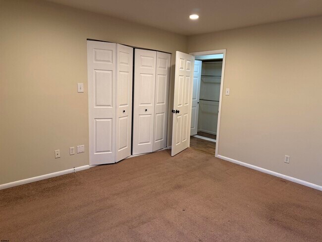 Building Photo - 104 Vail Ct