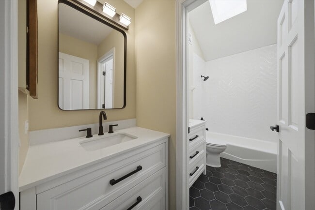 Building Photo - 1215 Triple Crown Ct