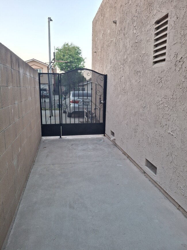 Building Photo - 12514 Brent St