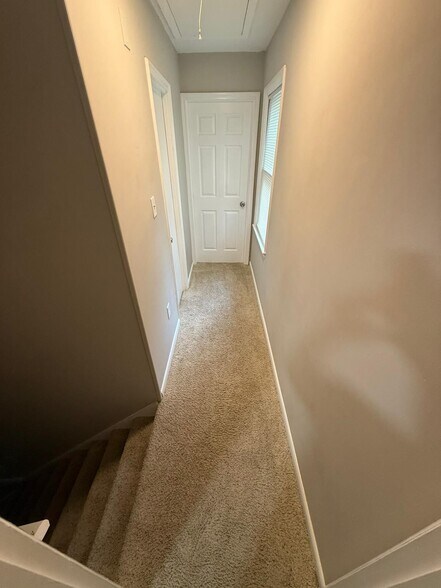 Building Photo - 2823 Chablis Cir