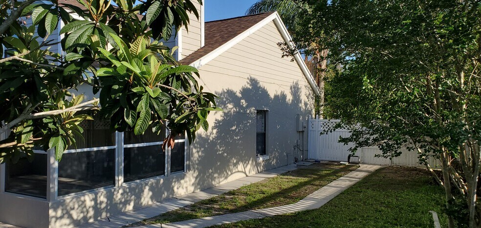 Building Photo - 3317 Hillmont Cir