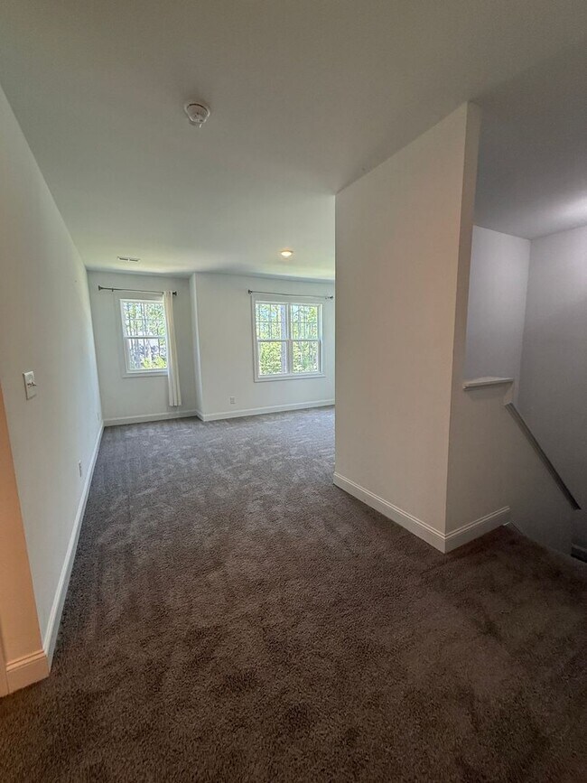 Building Photo - Gorgeous Executive Home in Anderson Creek ...
