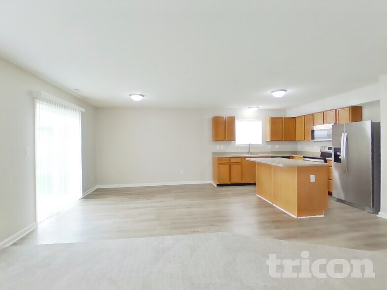 Building Photo - 676 Blue Meadow Dr