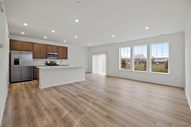 Building Photo - 624 Cassia Ct