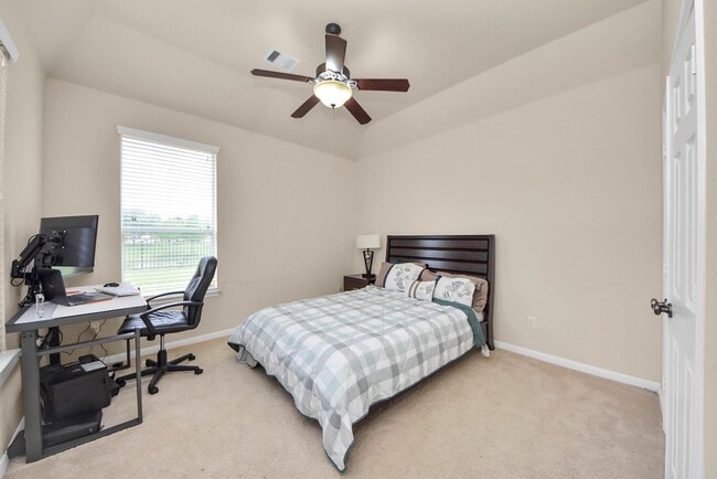 Building Photo - 12912 Southern Manor Dr