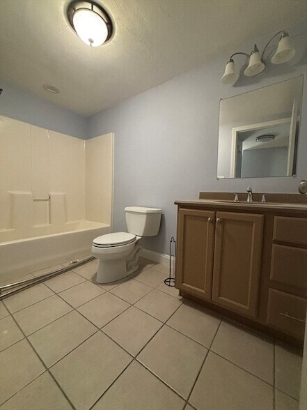 Building Photo - 15 Buckingham St