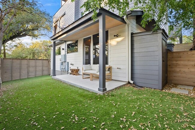 Building Photo - 2209 Rae Dell Ave