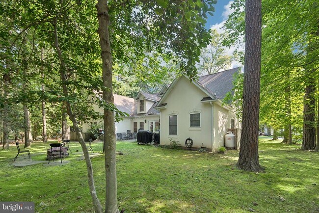 Building Photo - 14715 Jennifer Ct