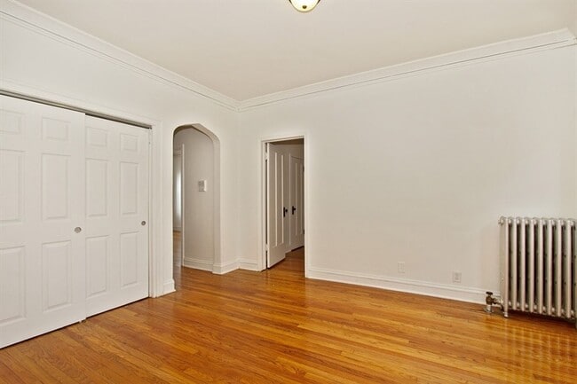 Building Photo - 7915 S Hermitage