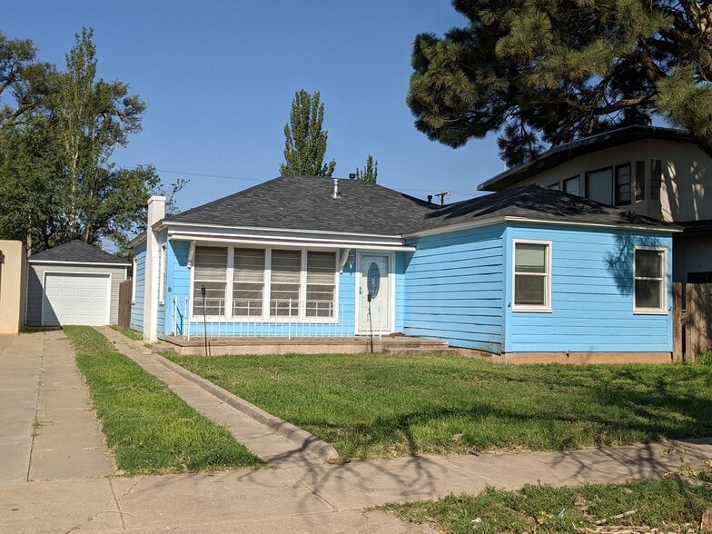 Primary Photo - 1428 Axtell St