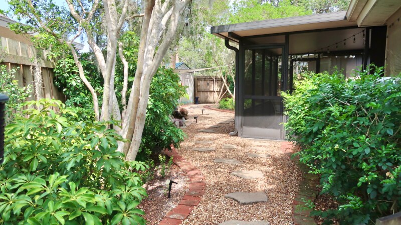 Building Photo - 4571 Beacon Dr