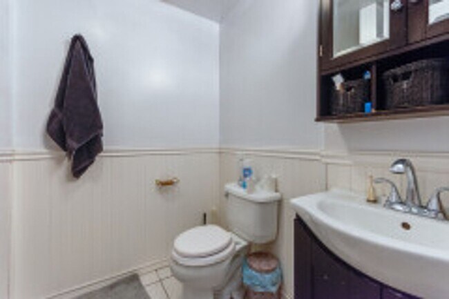 Building Photo - AWESOME BROOKLINE LISTING