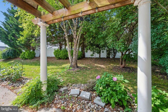 Building Photo - 110 Bedrock Dr