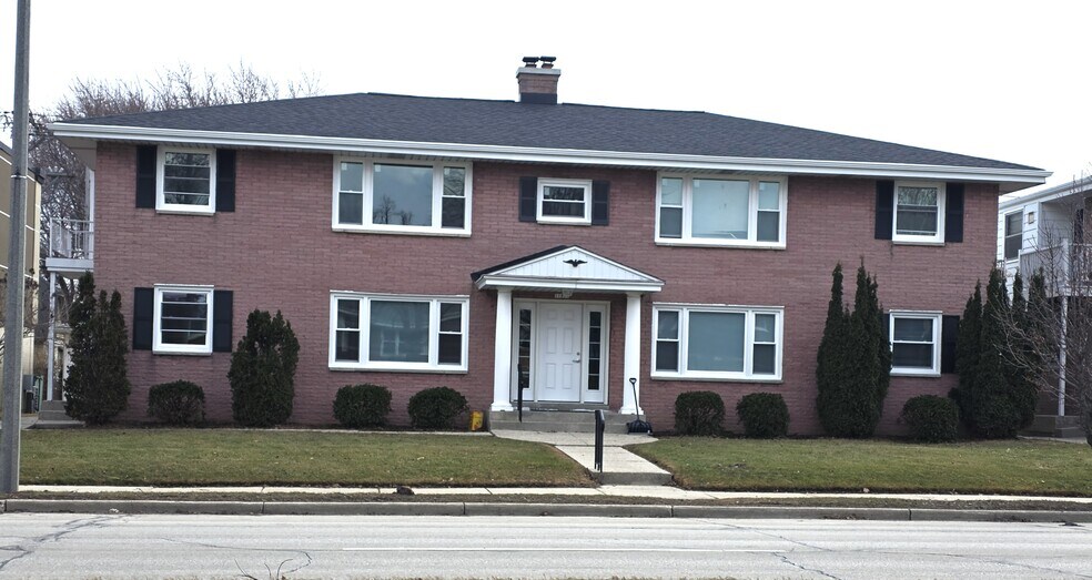 Building Photo - 11817 W North Ave