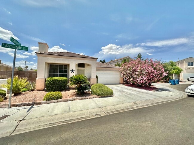 Building Photo - Darling one story home