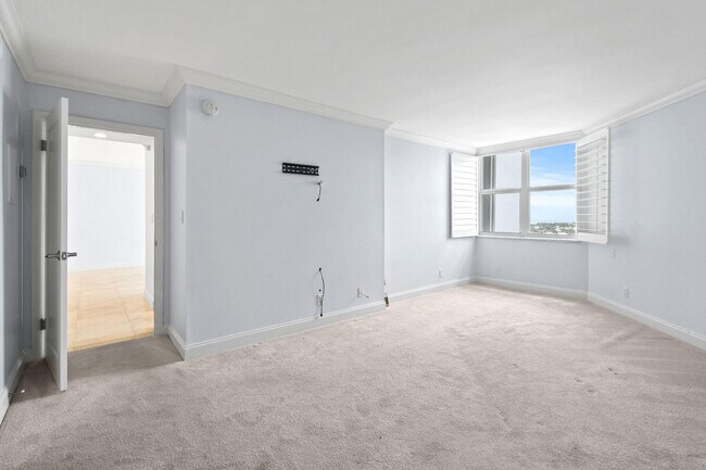 Building Photo - 1701 S Flagler Dr