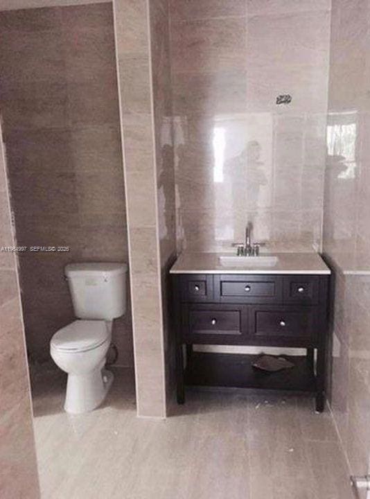 Building Photo - 16529 NE 26th Ave