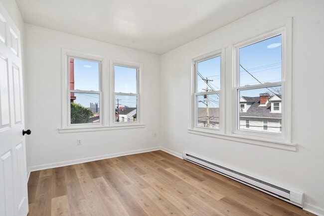 Building Photo - 348-350 Wyoming Street