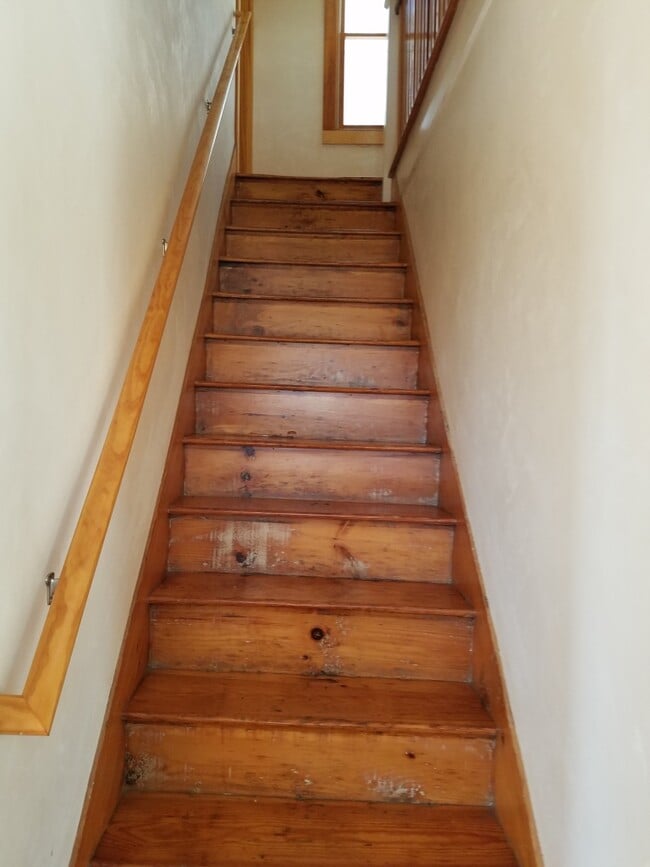 Building Photo - 143 Railroad Ave