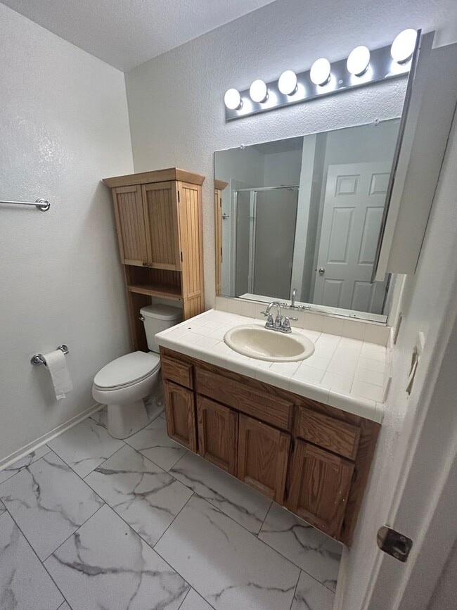 Building Photo - Great Location in the Heart of Auburn