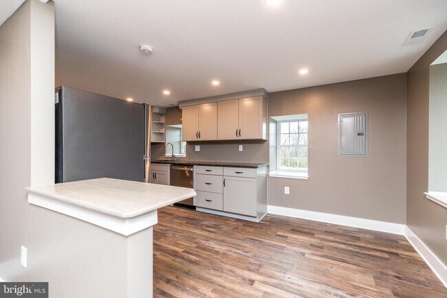 Building Photo - 4844 Old Easton Rd