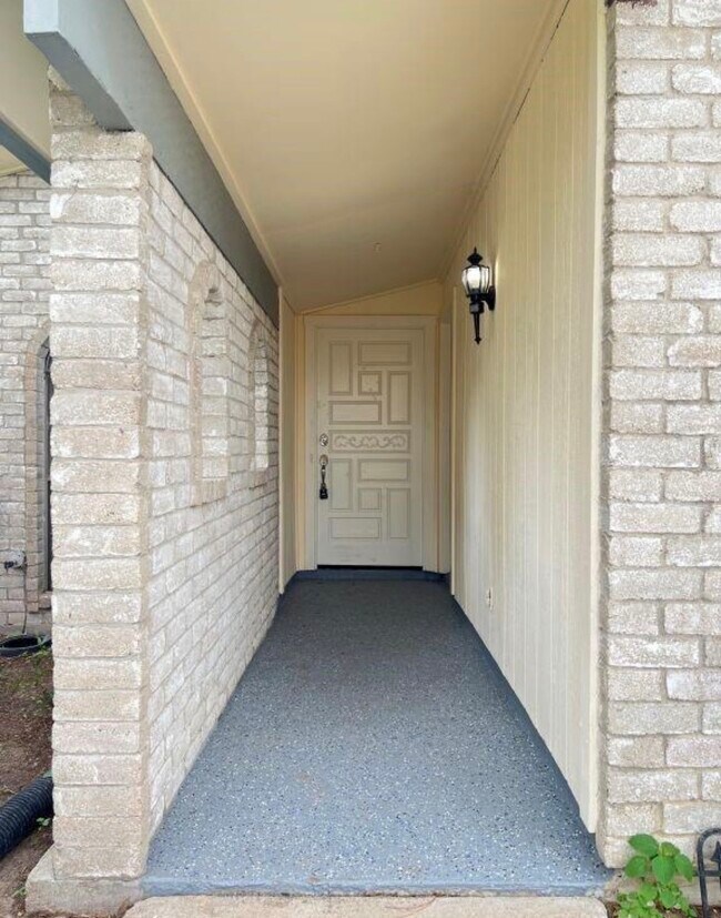 Building Photo - 15730 Corsair Rd