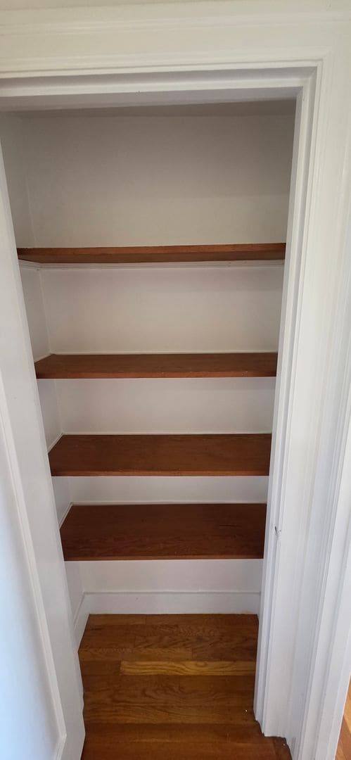 Building Photo - Top Floor, Classic Marina Style Flat in th...
