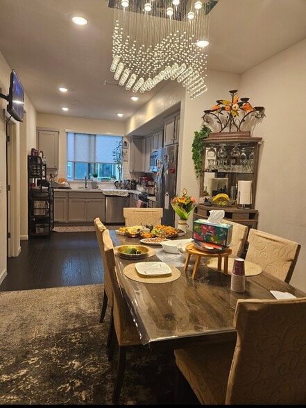 Can be styled as such - 25320 Villager Ln