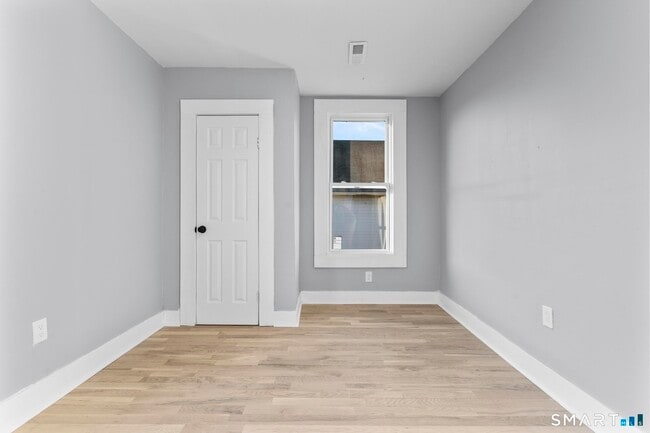 Building Photo - 302 Exchange St