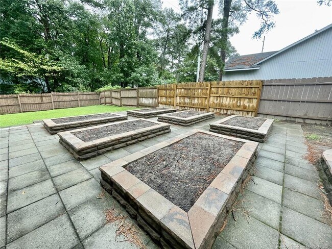 Building Photo - 431 Offing Dr