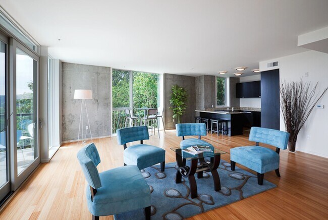 Interior Photo - Sophia's View