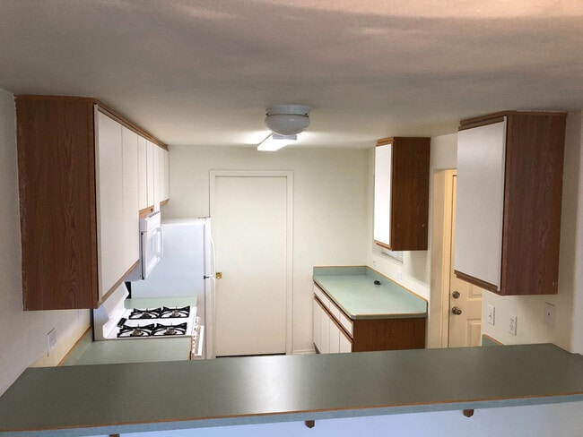 Building Photo - 550 NE Negus Loop