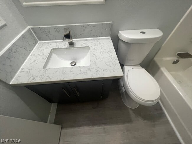 Building Photo - 466 E Sunset Rd