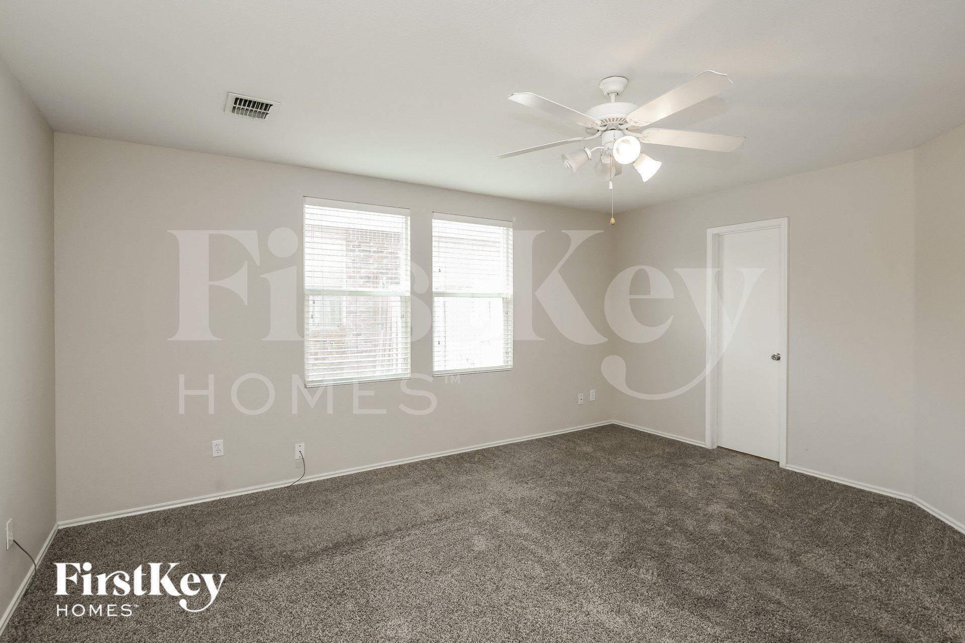 Building Photo - 852 Cats Eye Dr