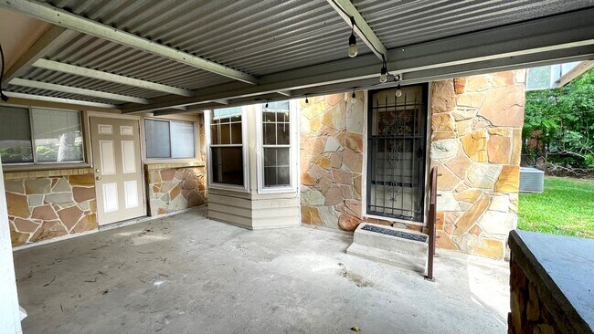 Building Photo - 316 Kelley St