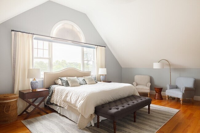 Building Photo - 70 Arlington St